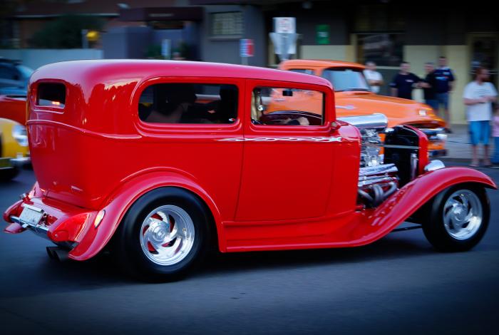 Cruisin no boozing down East Street Narrandera