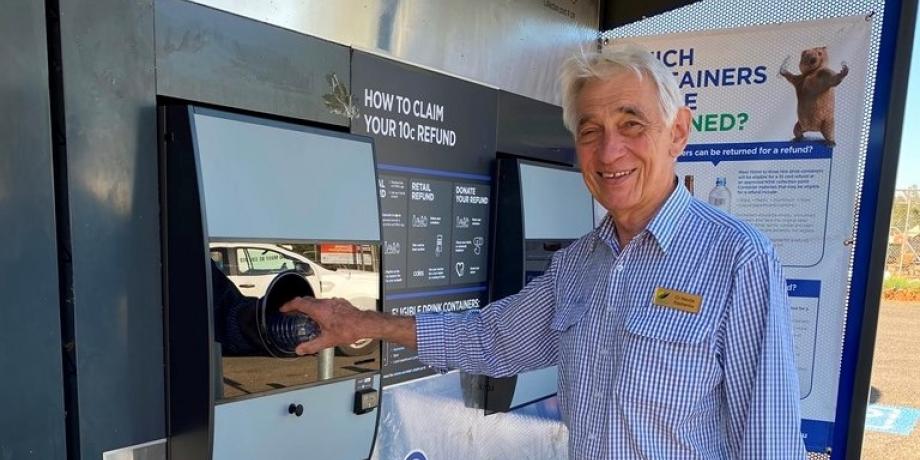 Mayor Kschenka using the Reverse Vending machine for the first time in Narrandera