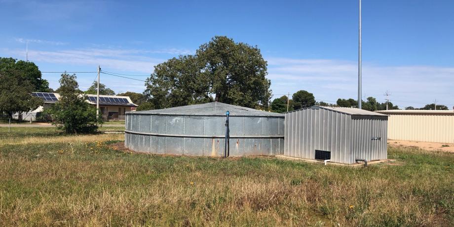 Barellan Sportsground water tank