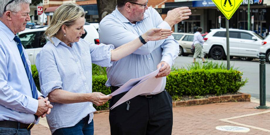 General Manager George Cowan, MP Sussan Ley and Deputy General Manager Infrastructure Shane Wilson.