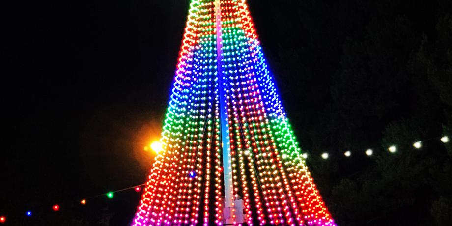 Narrandera Christmas Mega Tree