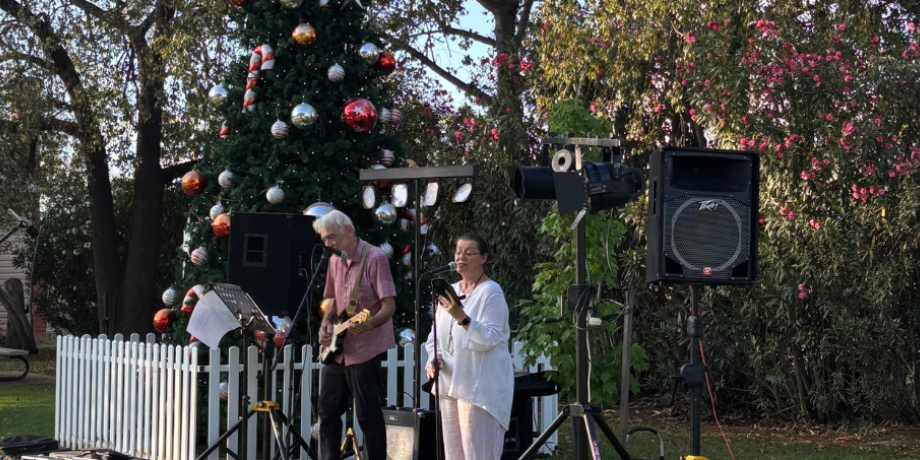 'Light Up Barellan' Brings Community Together