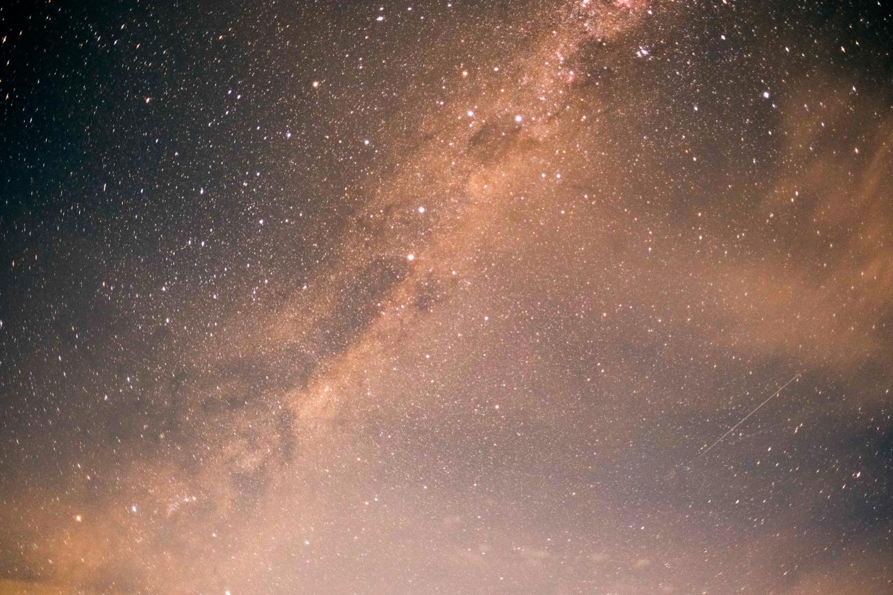 Photo of the starry night sky taken from the Narrandera Skywalk.