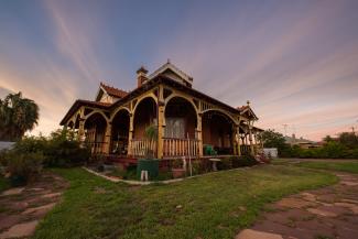 Derrendi: 32 Twynam Street, Narrandera